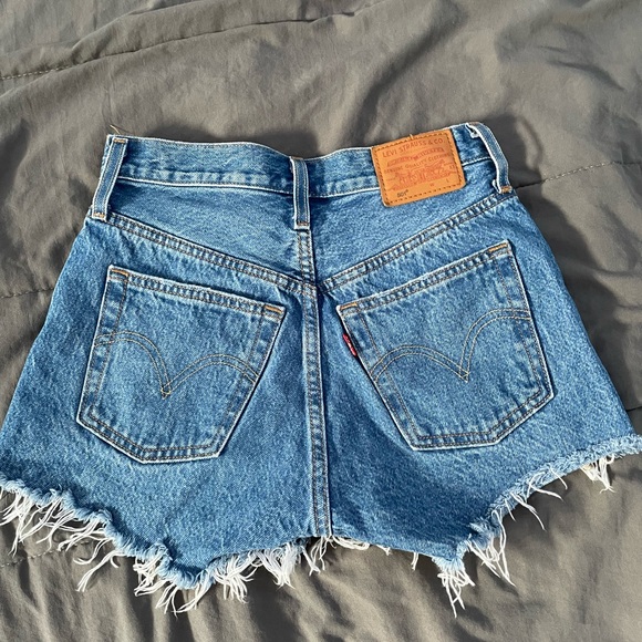 levi 501 shorts - Picture 3 of 3